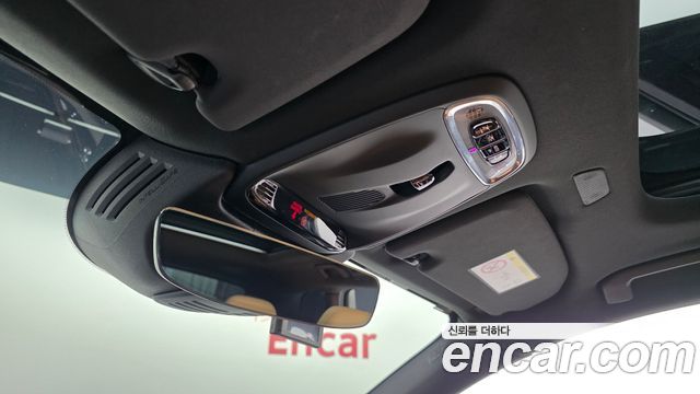 Volvo XC60 2019 — photo 31