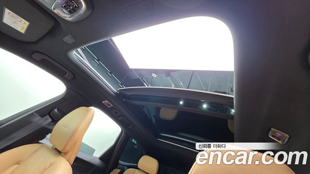 Volvo XC60 2019 — photo 32