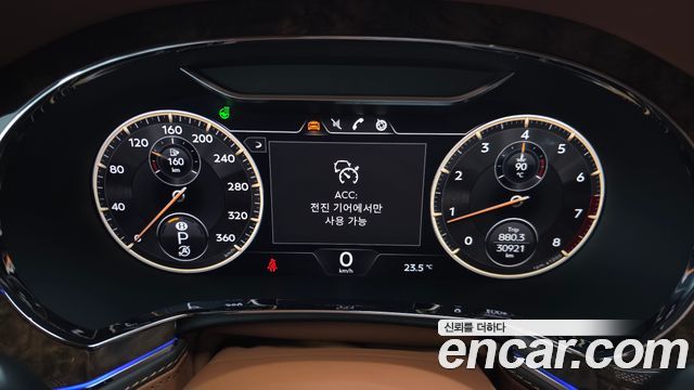 Bentley Flying Spur 2023 — photo 11