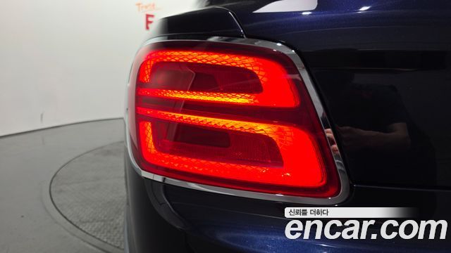 Bentley Flying Spur 2023 — photo 9