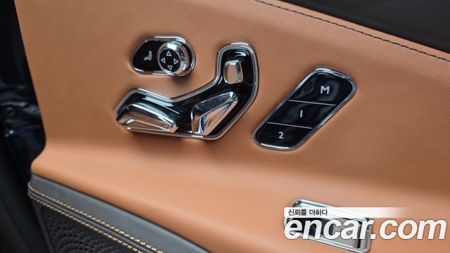 Bentley Flying Spur 2023 — photo 28
