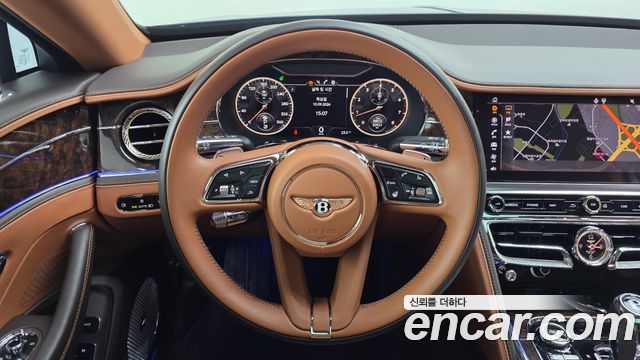 Bentley Flying Spur 2023 — photo 33