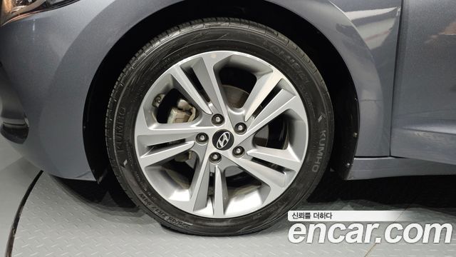 Hyundai AVANTE 2018 — photo 5