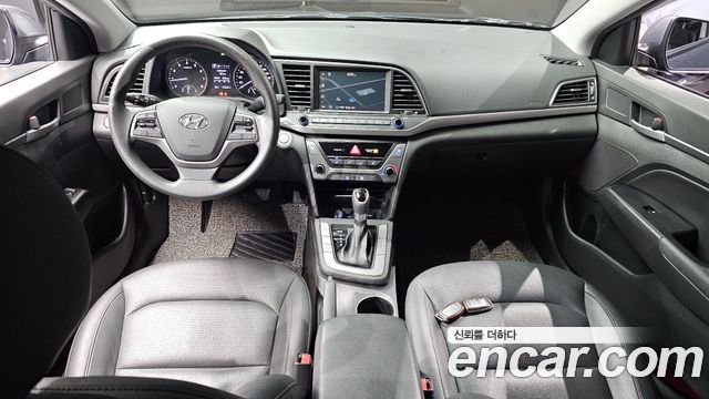 Hyundai AVANTE 2018 — photo 10