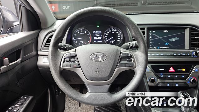 Hyundai AVANTE 2018 — photo 19