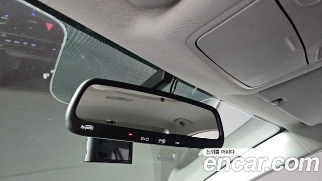 Hyundai AVANTE 2018 — photo 24