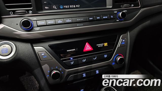 Hyundai AVANTE 2018 — photo 25