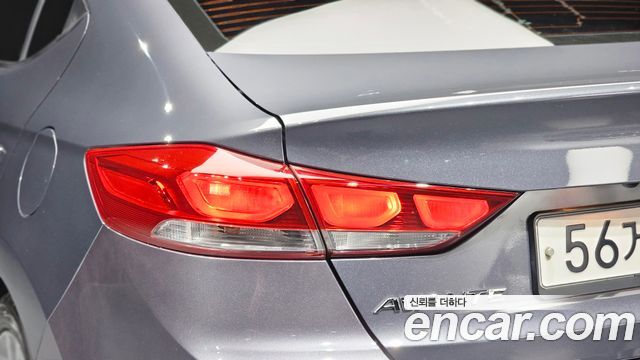 Hyundai AVANTE 2018 — photo 9