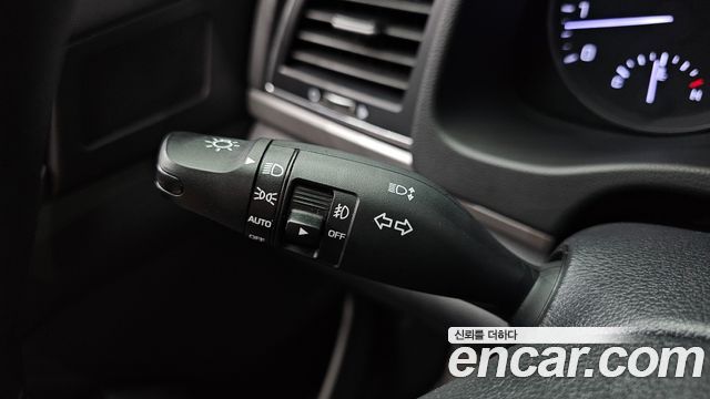 Hyundai AVANTE 2018 — photo 28