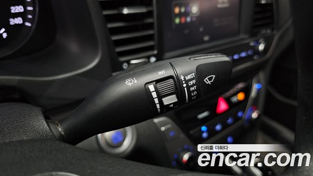 Hyundai AVANTE 2018 — photo 29