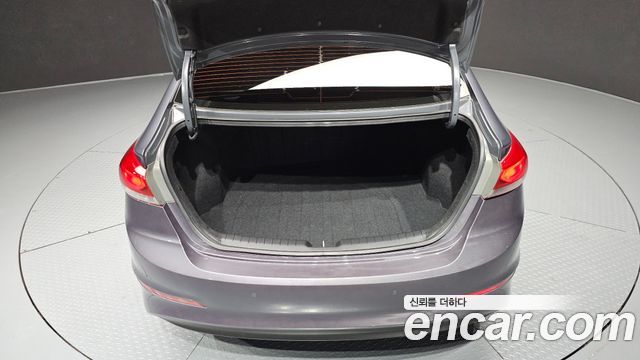Hyundai AVANTE 2018 — photo 30