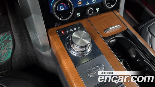 Land Rover Range Rover 2018 — photo 12