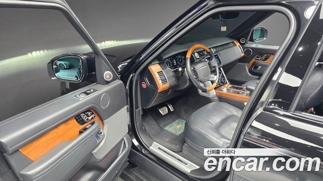 Land Rover Range Rover 2018 — photo 17