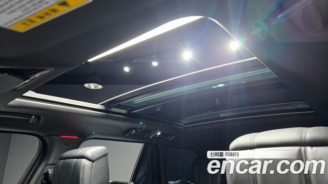 Land Rover Range Rover 2018 — photo 23