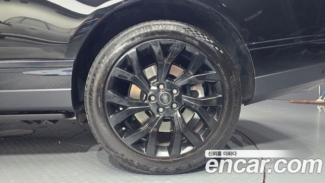 Land Rover Range Rover 2018 — photo 7