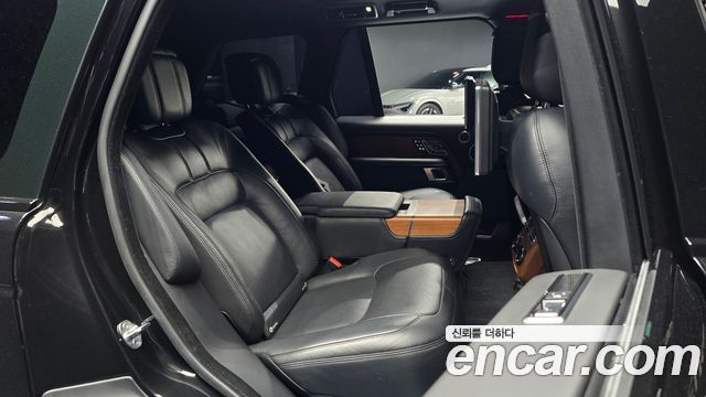 Land Rover Range Rover 2018 — photo 16