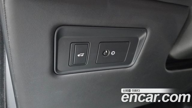 Land Rover Range Rover 2018 — photo 28
