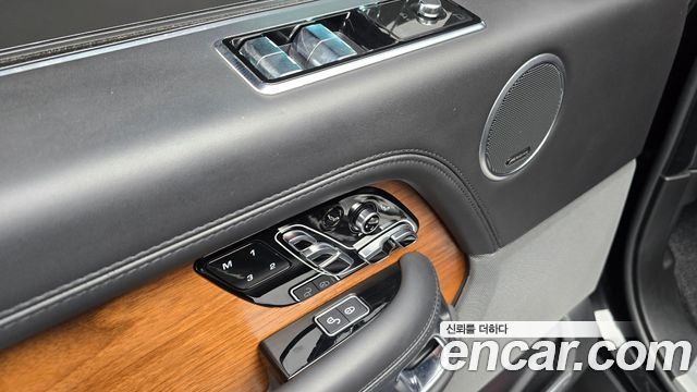 Land Rover Range Rover 2018 — photo 33