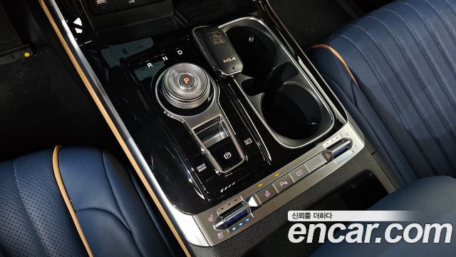 Kia Canival 2023 — photo 9