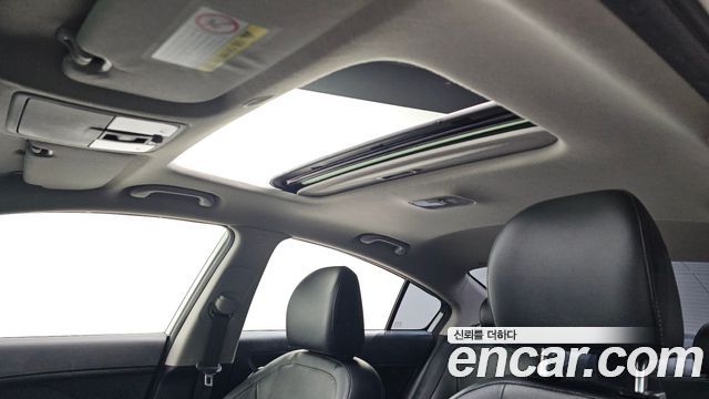 Kia K3 2015 — photo 19