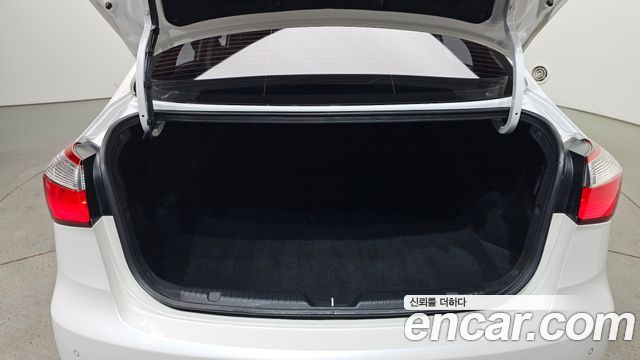 Kia K3 2015 — photo 20