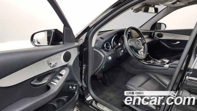 Mercedes-Benz GLC-Class 2019 — photo 13