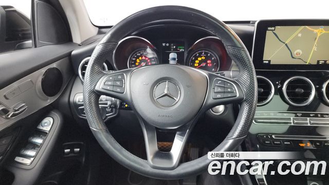 Mercedes-Benz GLC-Class 2019 — photo 19