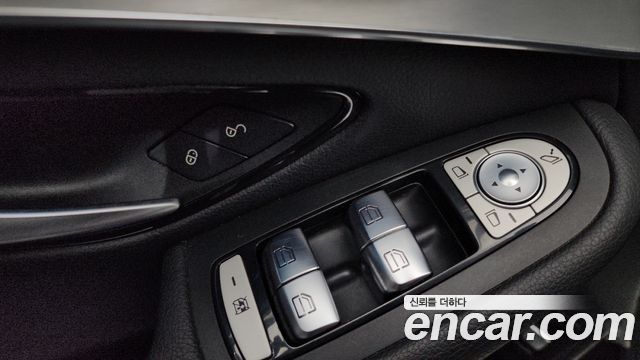 Mercedes-Benz GLC-Class 2019 — photo 30
