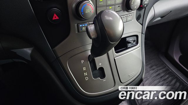 Hyundai Starex 2016 — photo 9