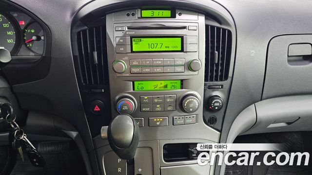Hyundai Starex 2016 — photo 16