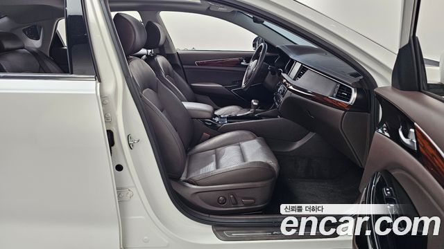 Kia K7 2016 — photo 11