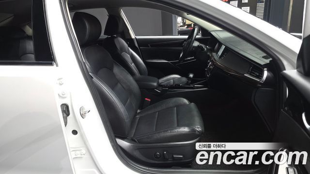 Kia K7 2019 — photo 17