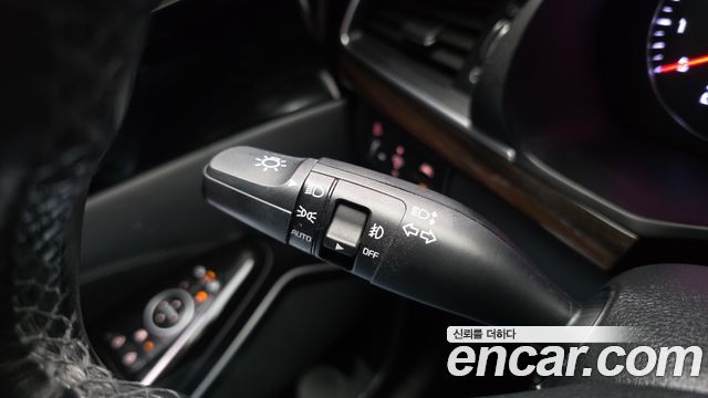 Kia K7 2019 — photo 24