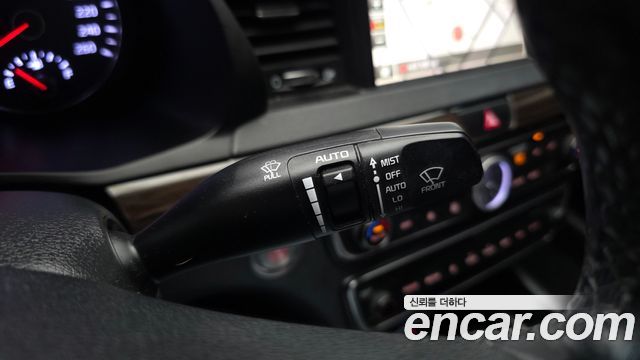Kia K7 2019 — photo 25