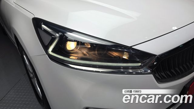 Kia K7 2019 — photo 8
