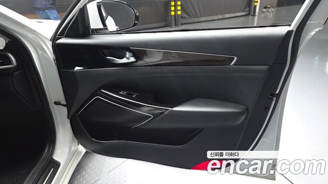 Kia K7 2019 — photo 14