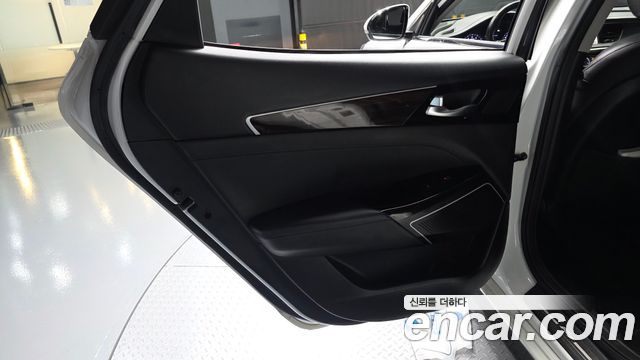 Kia K7 2019 — photo 15