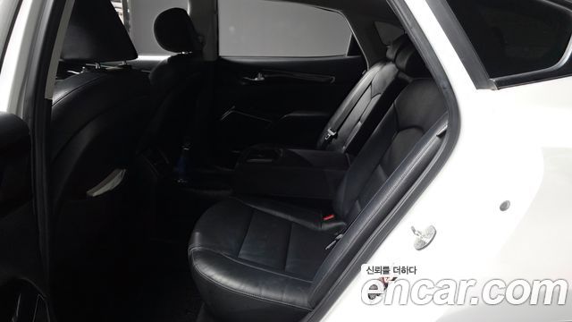 Kia K7 2019 — photo 16