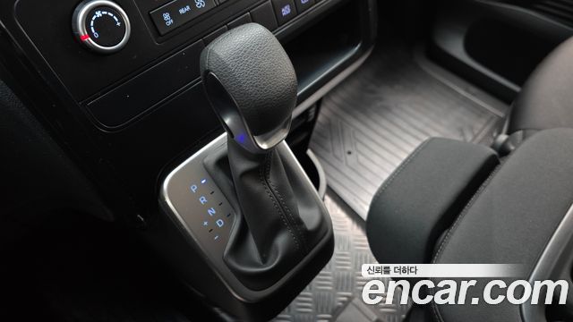 Hyundai Staria 2026 — photo 9