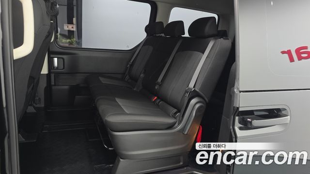 Hyundai Staria 2026 — photo 11