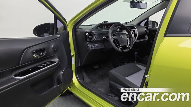 Toyota Prius 2018 — photo 13