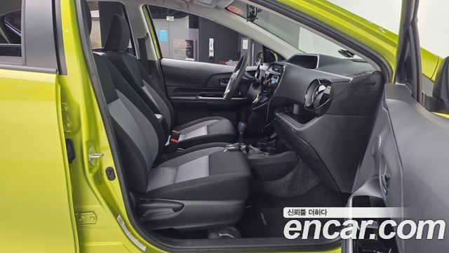 Toyota Prius 2018 — photo 17
