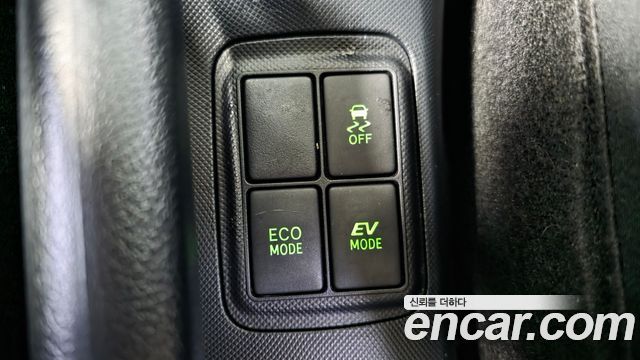 Toyota Prius 2018 — photo 23