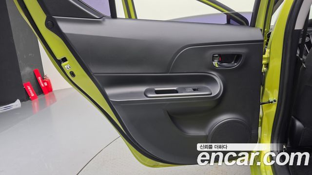Toyota Prius 2018 — photo 15