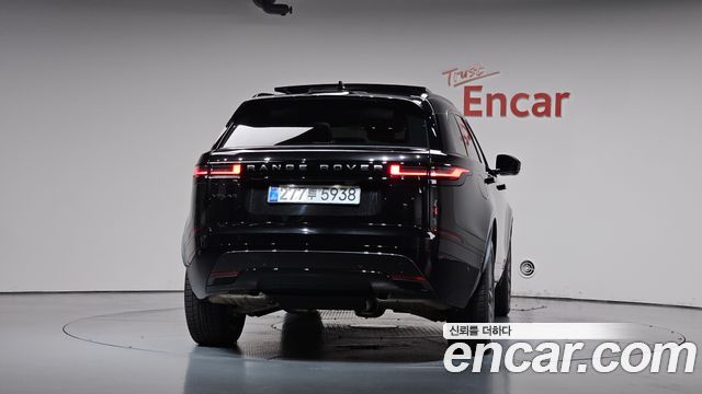 Land Rover Range Rover Velar 2026 — photo 4