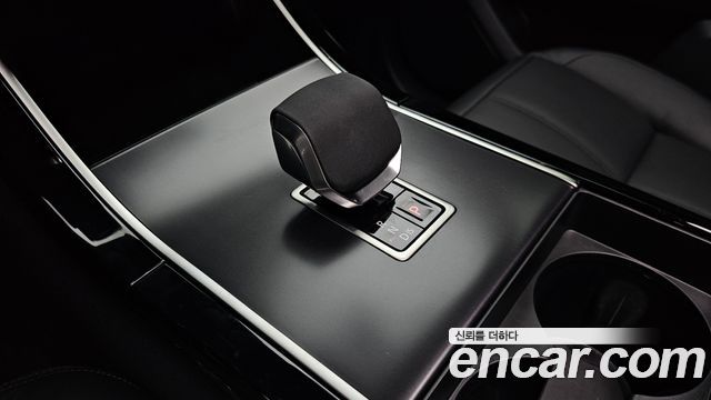 Land Rover Range Rover Velar 2026 — photo 12