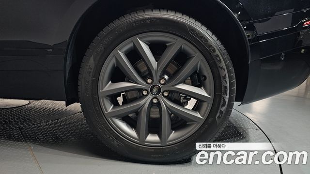 Land Rover Range Rover Velar 2026 — photo 7