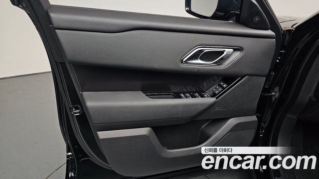 Land Rover Range Rover Velar 2026 — photo 14