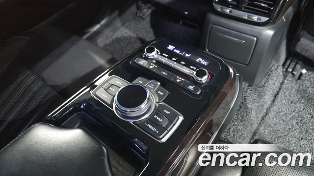 Genesis EQ900 2016 — photo 18