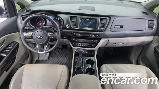 Kia Canival 2019 — photo 10